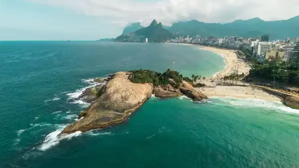 Vista aérea de Arpoador en Río de Janeiro