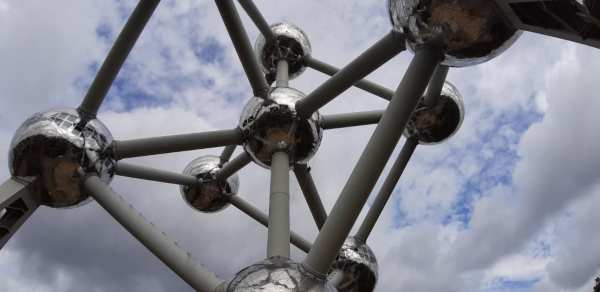 Atomium uno de los lugares que ver en Bruselas imprescindibles