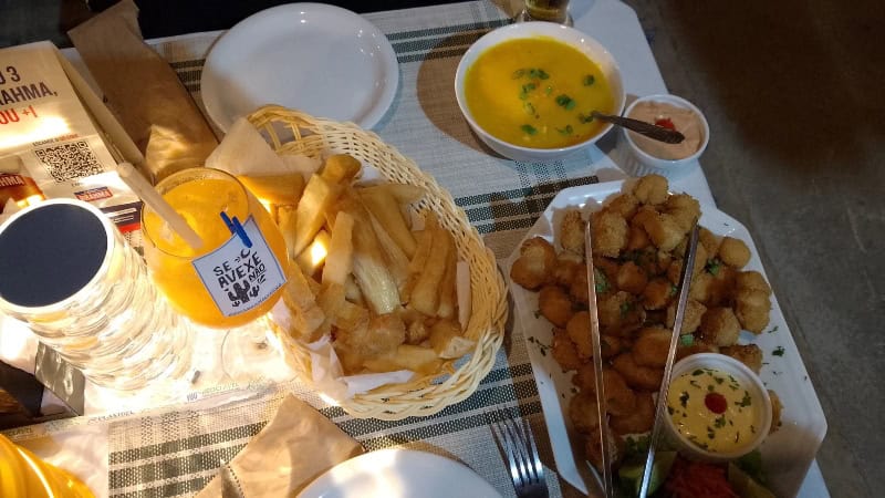 Restaurante Caxangá en pipa con comida tipica