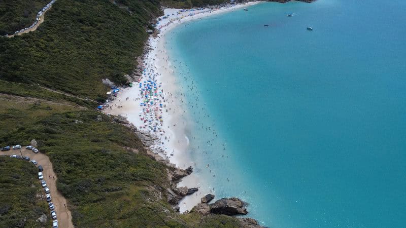 Prainhas do Pontal do Atalaia vista desde drone. Una de las mejores playas de Arraial do Cabo