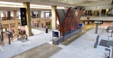 Vista del interior del aeropuerto de Beauvais-Paris
