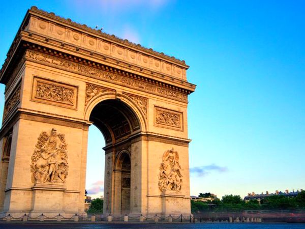 visitar el arco del triunfo paris