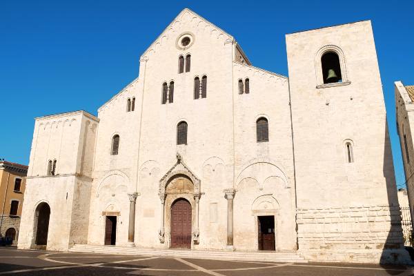 Basílica de San Nicola el lugar religioso más importante que ver en Bari