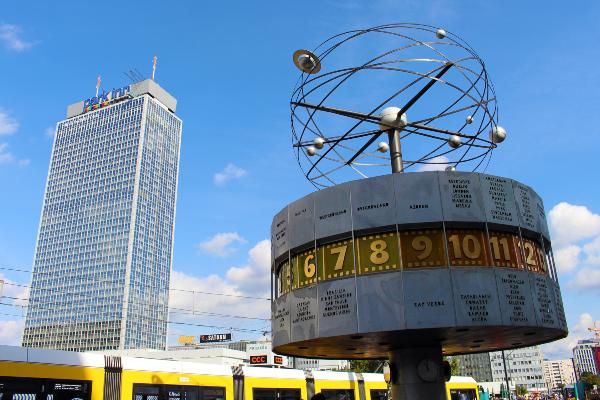Alexanderplatz de los mejores lugares que visitar en Berlín