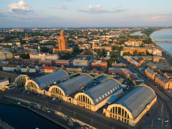 Mercado Riga, uno de los sitios que visitar en Riga para hacer compras