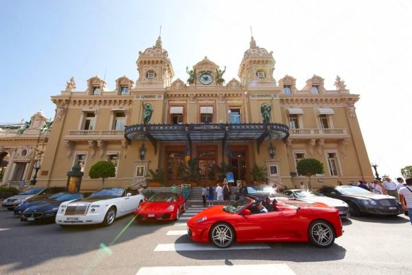Casino de Monte Carlo uno de los lugares más lujosos que ver en Mónaco
