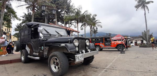 Jeeps Willys de Salento a Finca cafetera