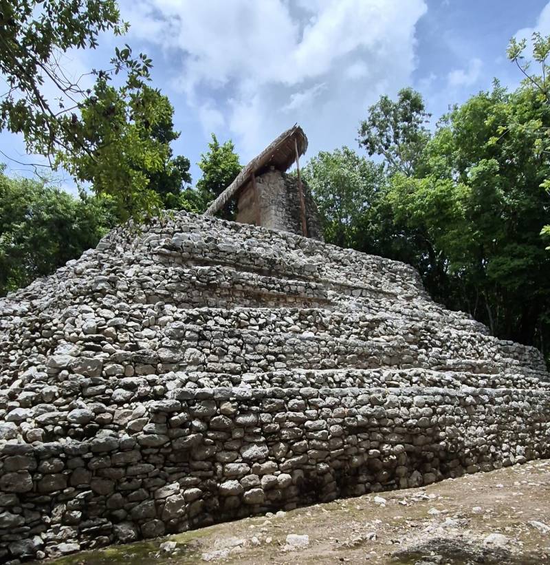 Conjunto de Las Pinturas en Cobá, estructuras mayas con vestigios arqueológicos